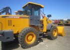 Фронтальный погрузчик LW300F